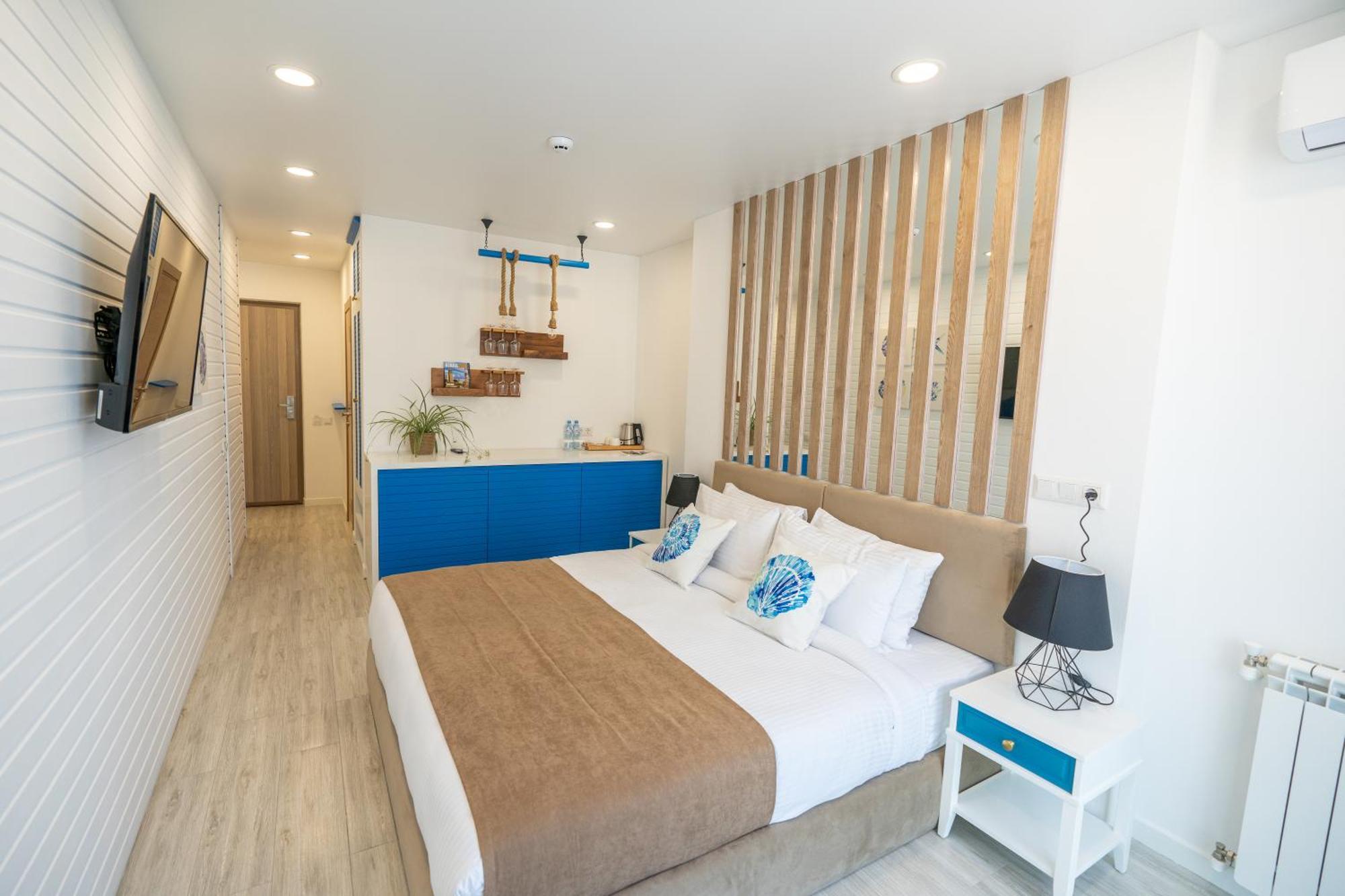 Seagull Beachfront Boutique Hotel Batumi Rum bild