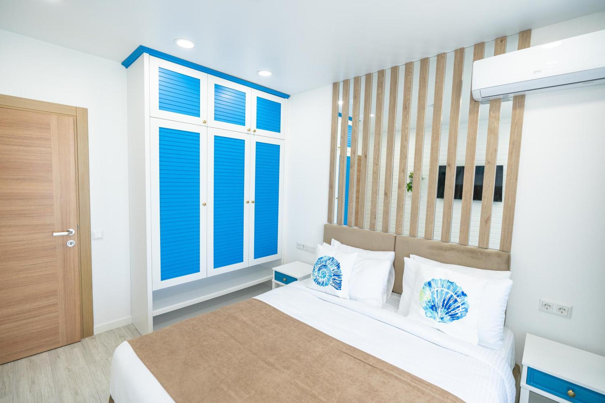 Seagull Beachfront Boutique Hotel Batumi Rum bild