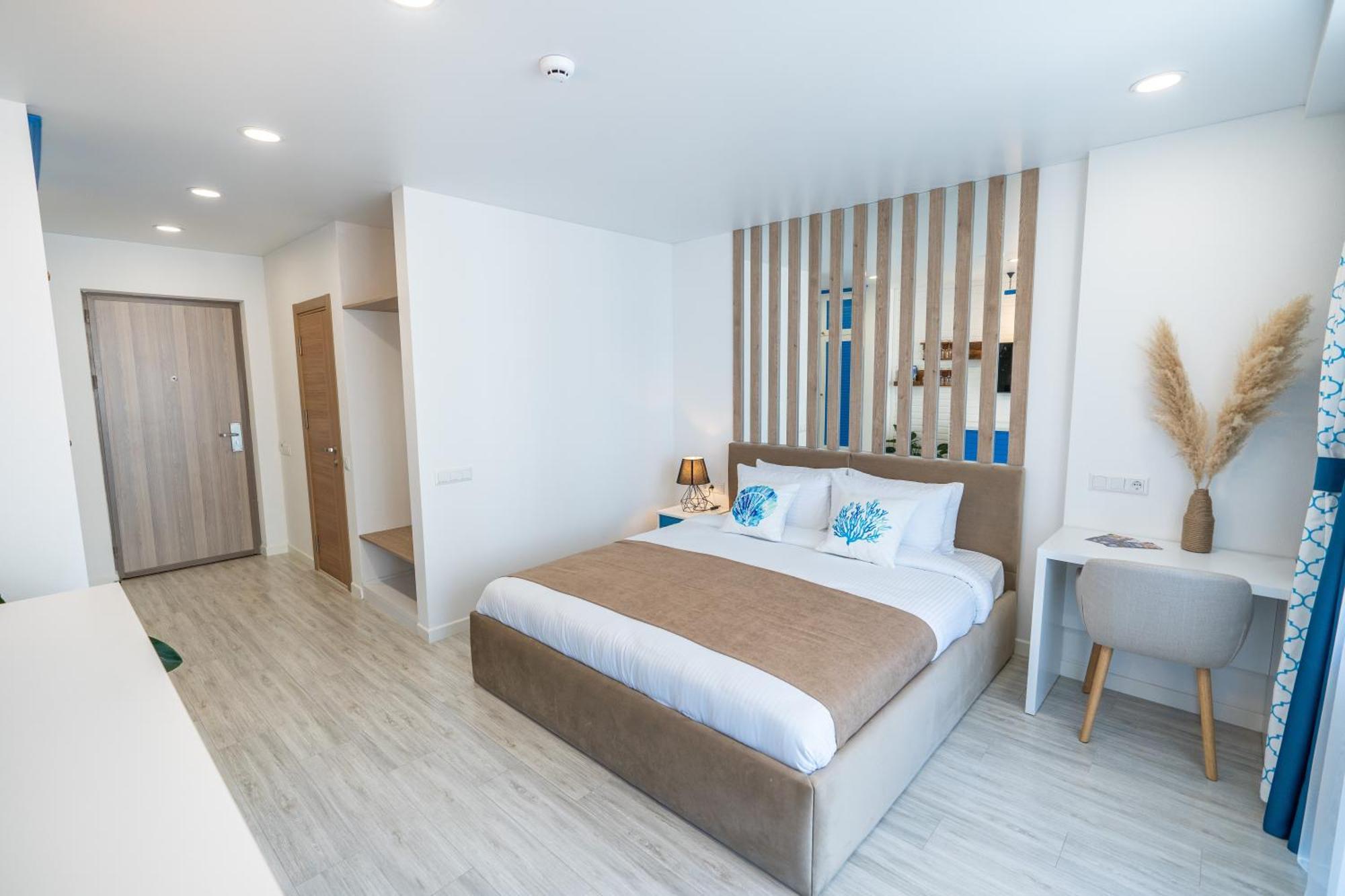Seagull Beachfront Boutique Hotel Batumi Rum bild
