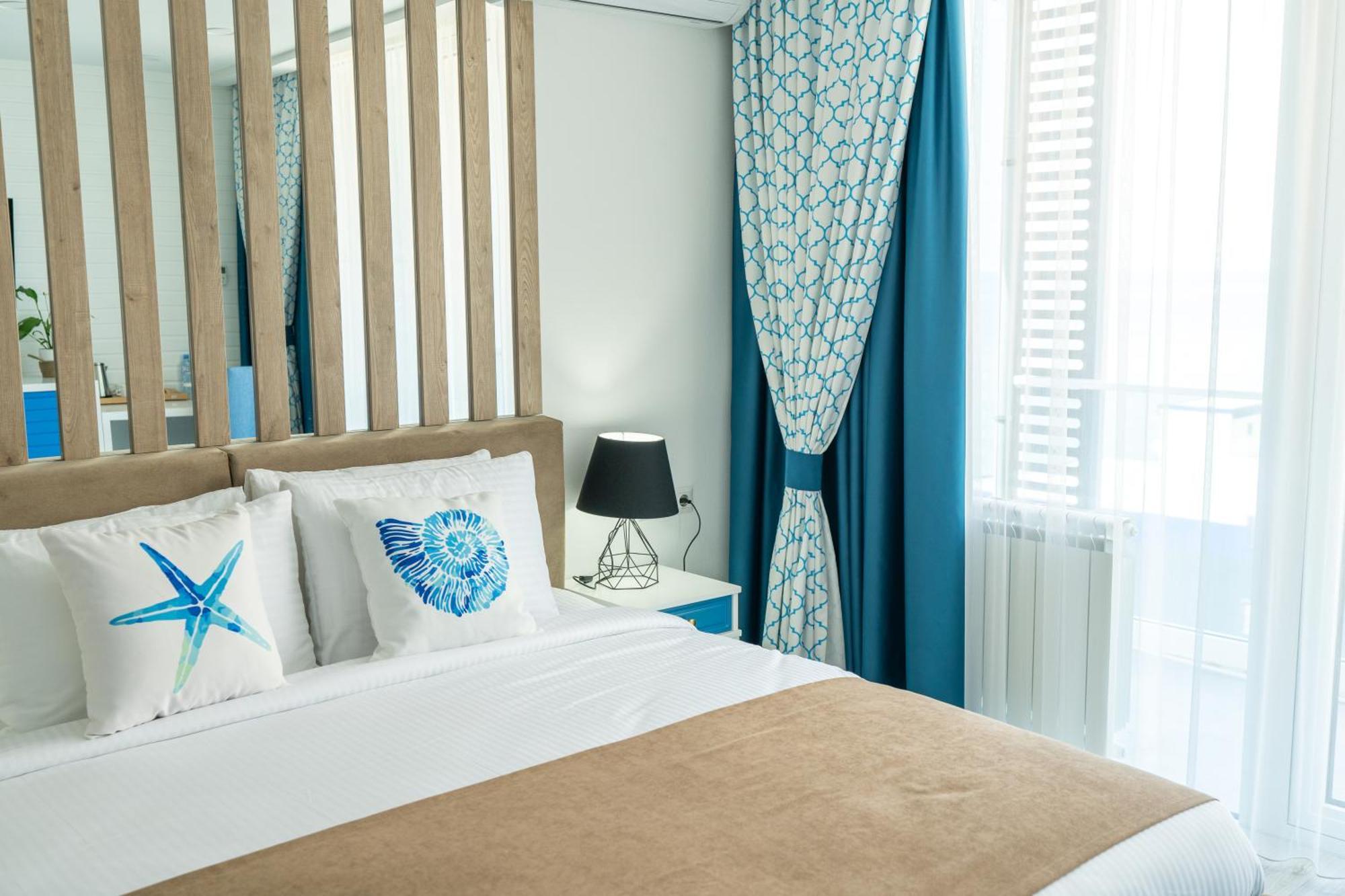 Seagull Beachfront Boutique Hotel Batumi Rum bild