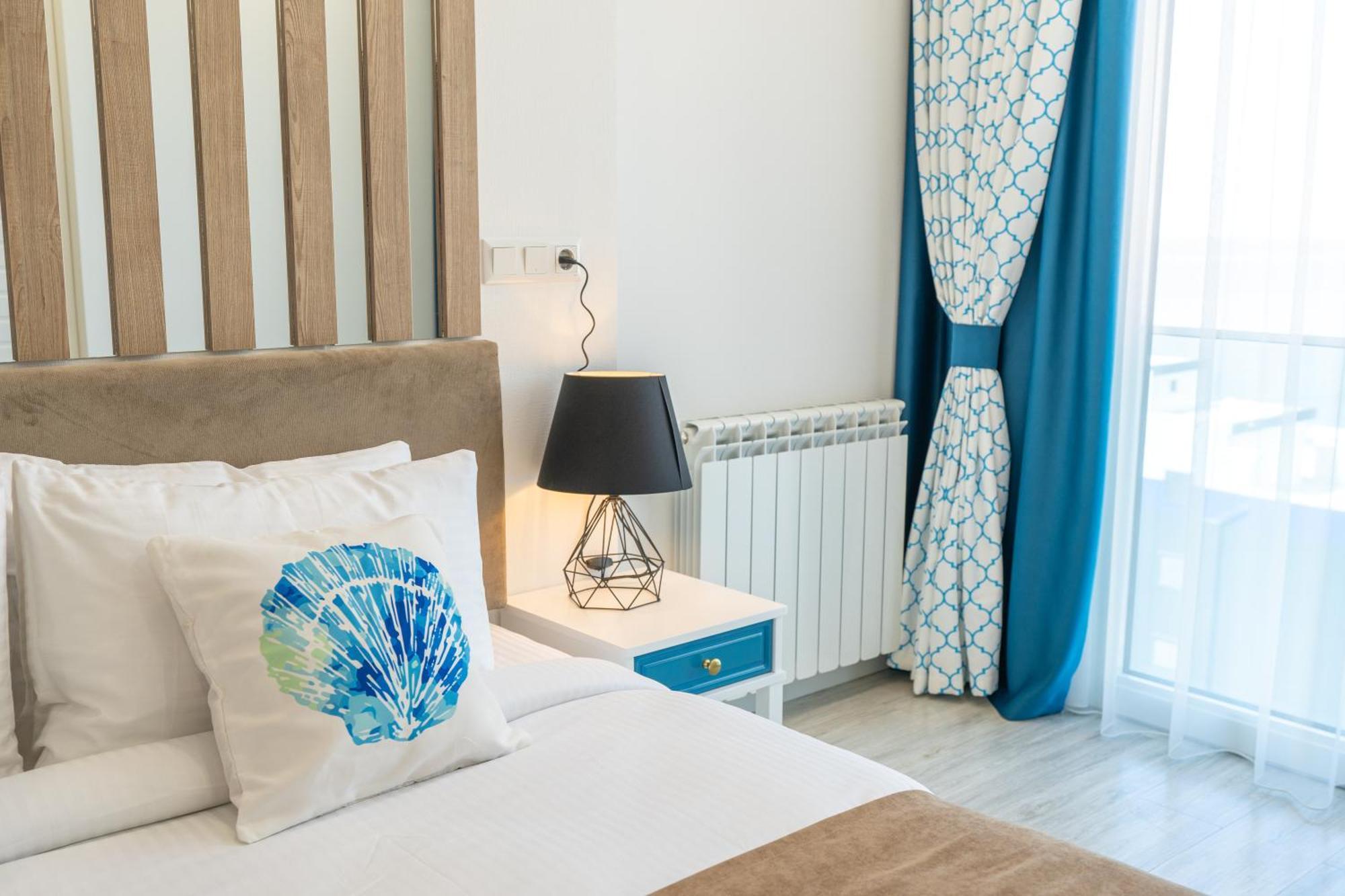 Seagull Beachfront Boutique Hotel Batumi Rum bild